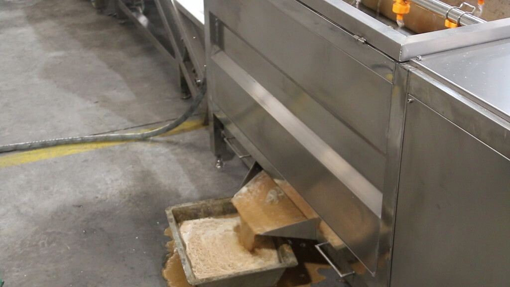 Peels and wastewater discharge from vegetable peeling machine