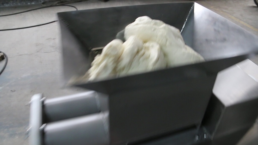 Loading dough into the dough divider chamber