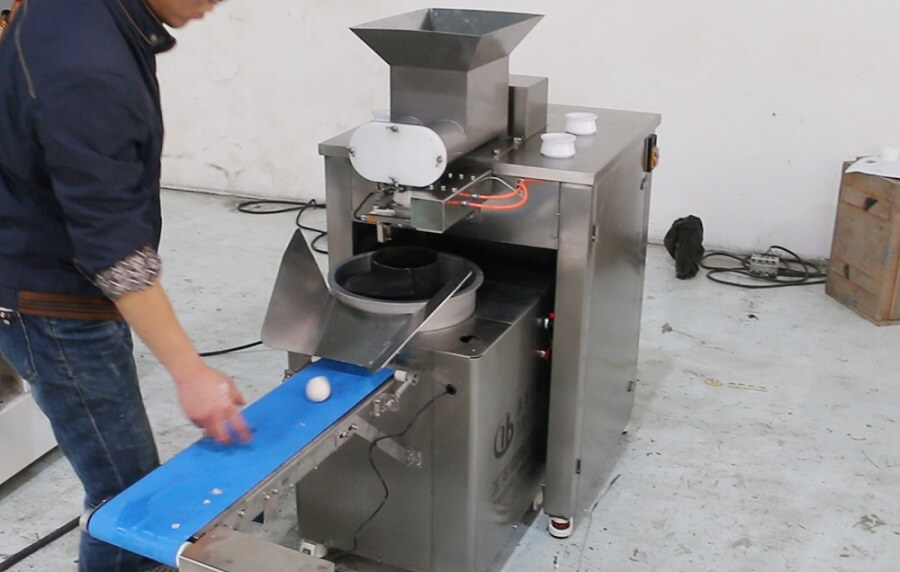 dough divider combined with small dough rounder for bakery production