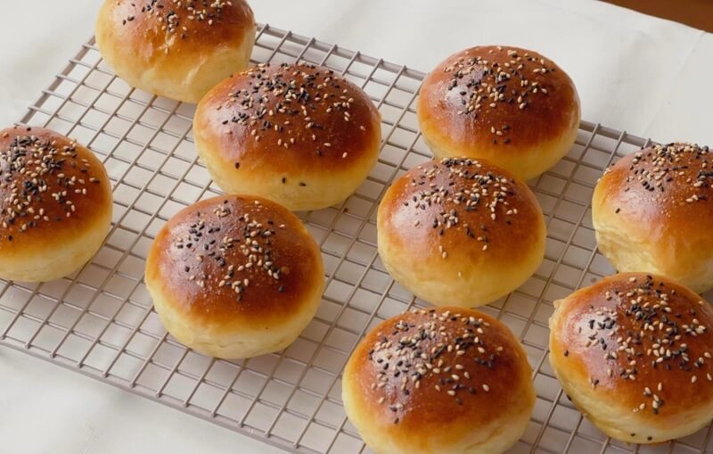burger buns processed by divider and rounder